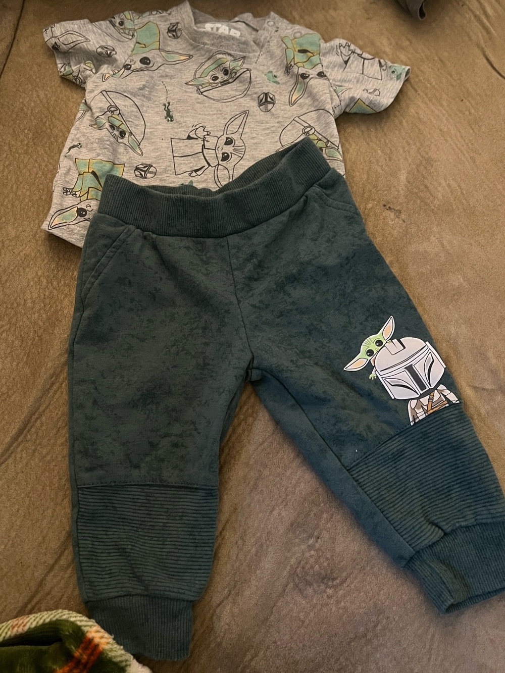 Baby Yoda Outfit